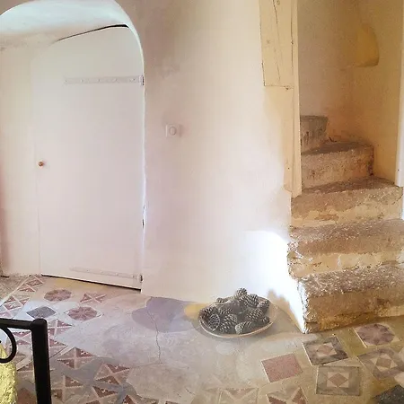Maison Atypique 11e Siecle